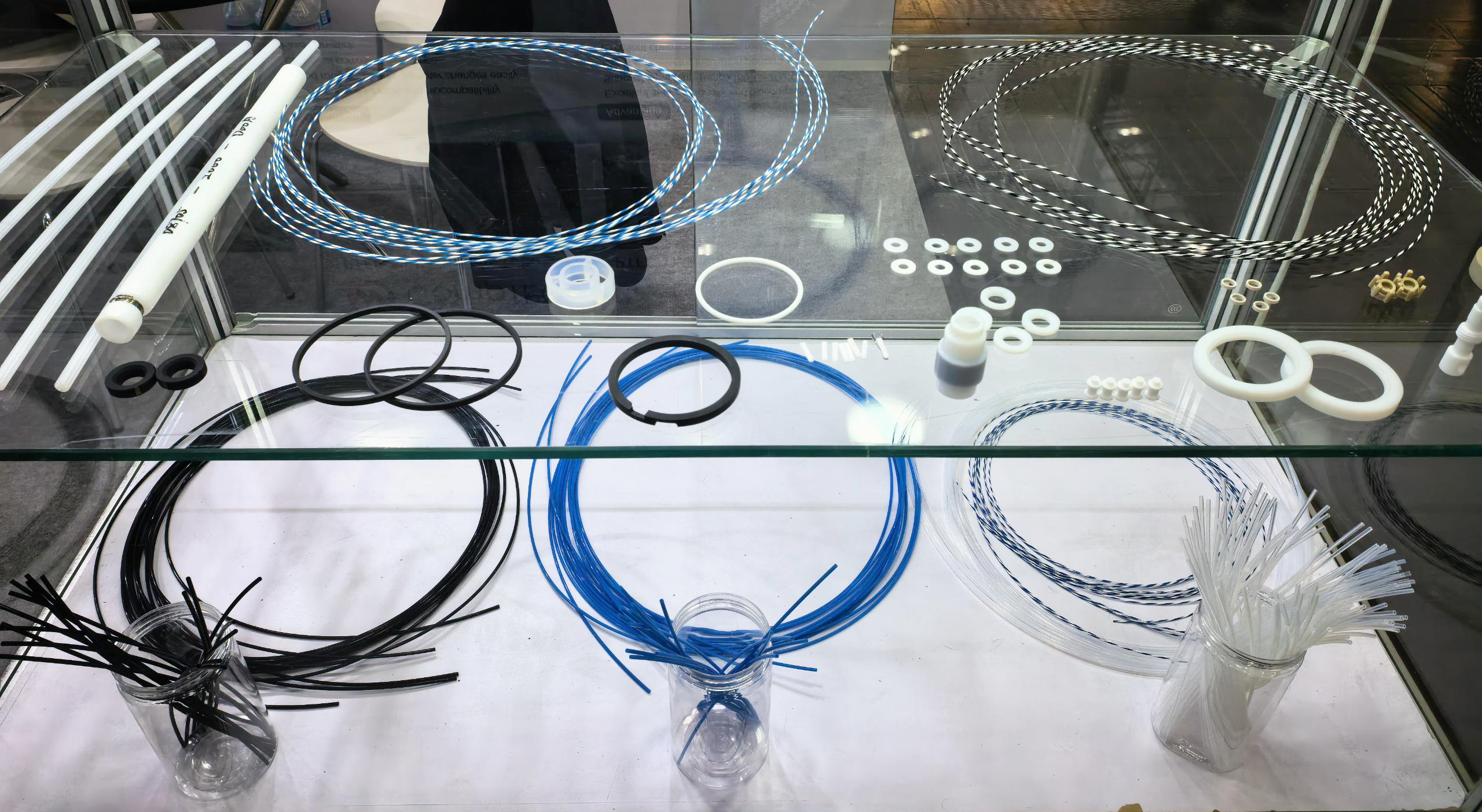 8851c0bb3beb8cbfa8ee9fe5e6e1538d_compress